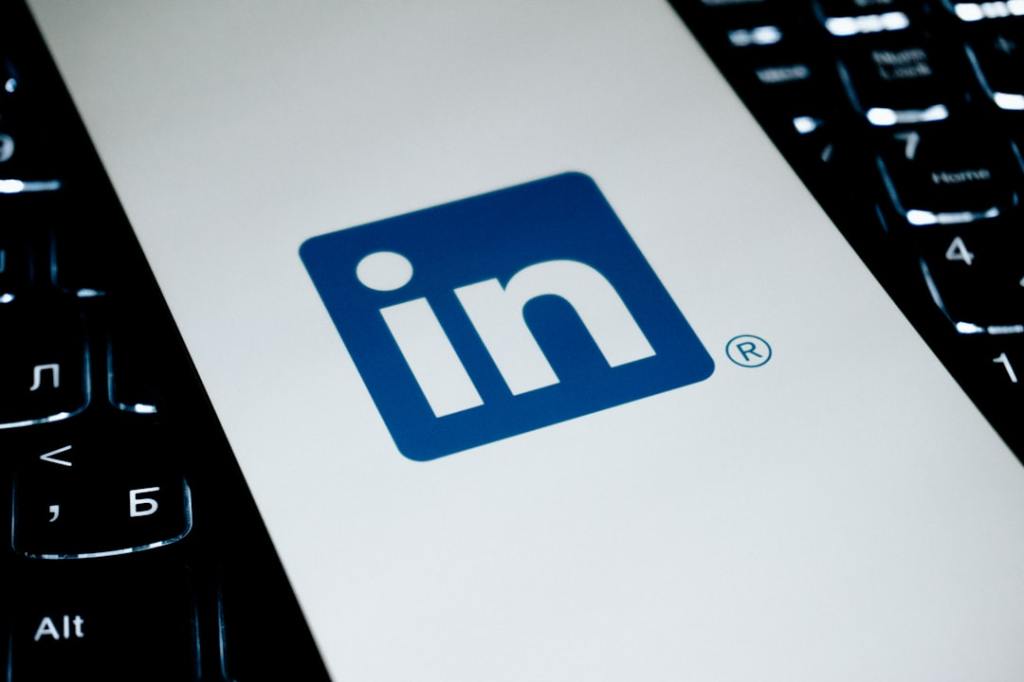 LinkedIn’s Hidden Code: A Tech Privacy Concern&nbsp;Uncovered