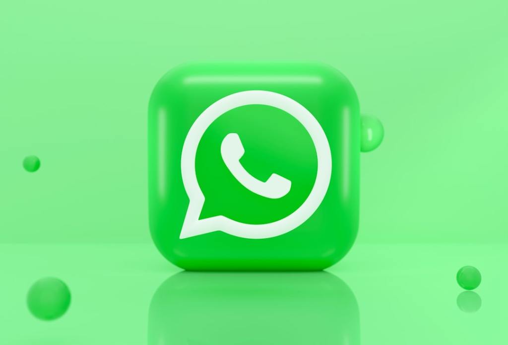WhatsApp Beta Unveils Liquid Glass Reactions & More&nbsp;Updates