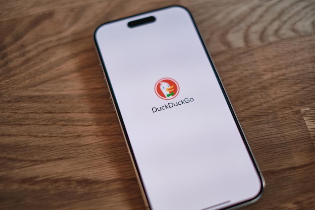 DuckDuckGo Gains Users as Google Faces AI&nbsp;Backlash