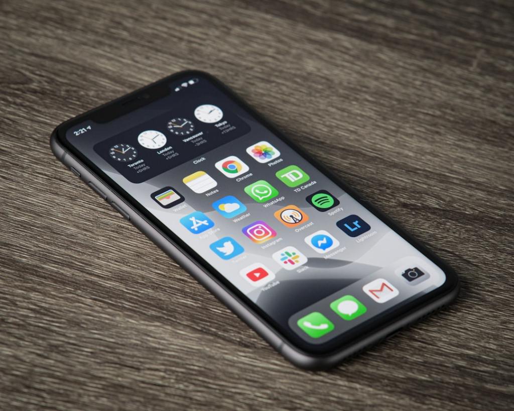 iPhone Ultra Hinge: Liquidmetal Heat Sink Stronger Than&nbsp;Titanium