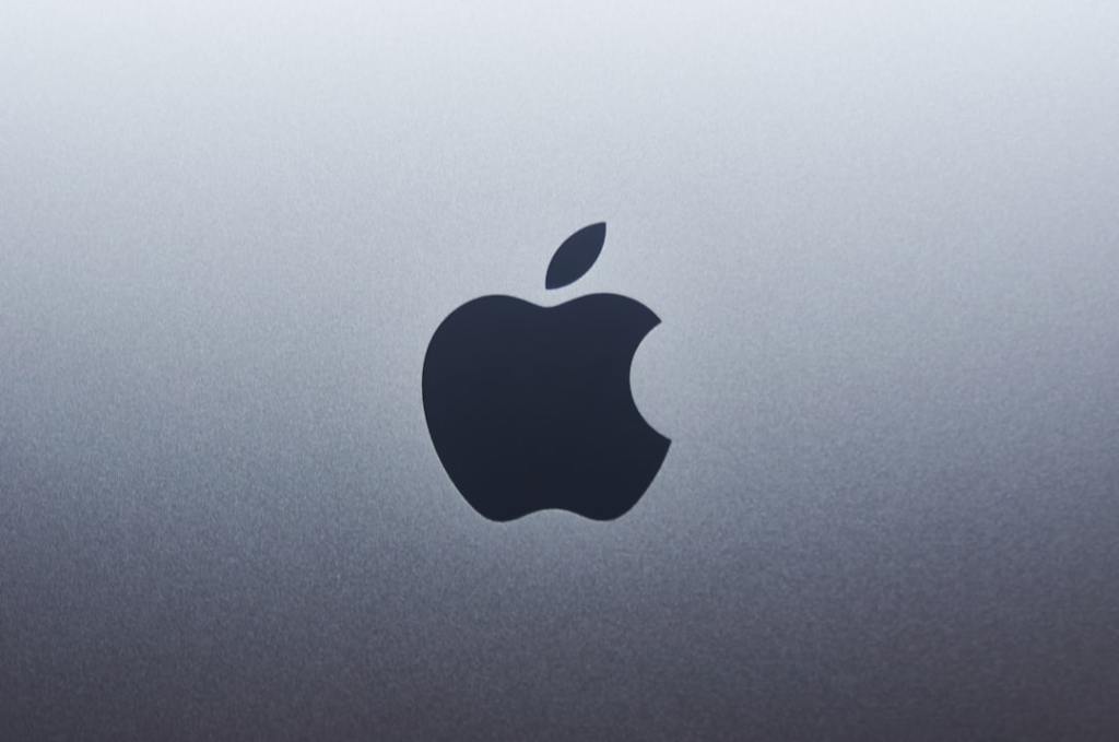 Apple Prices Set to Rise Amid Memory Chip&nbsp;Shortage